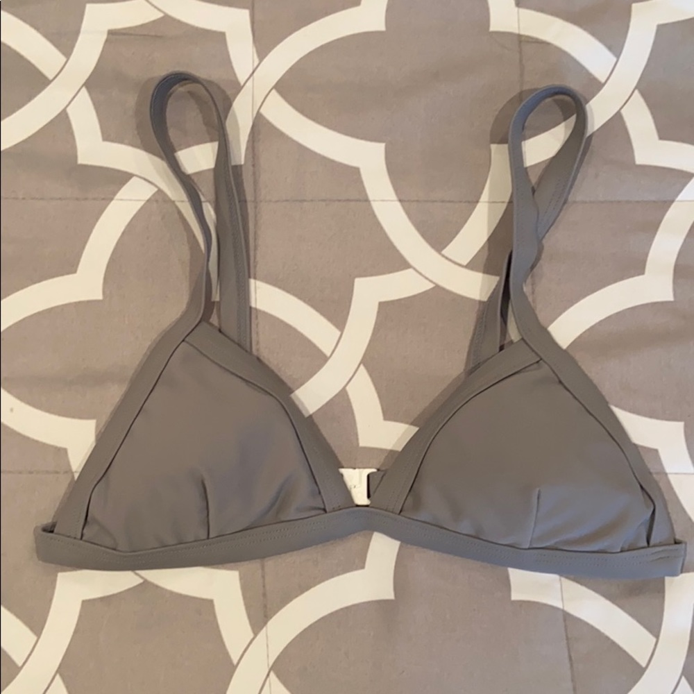 Super cute light blue/gray bikini top 💗